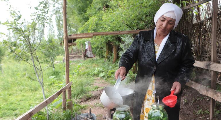 Когда в Таджикабадском районе Таджикистана началась реализация нового проекта по сохранению традиционных сельскохозяйственных культур, Соня Киргизова стала одним из первых его участников.